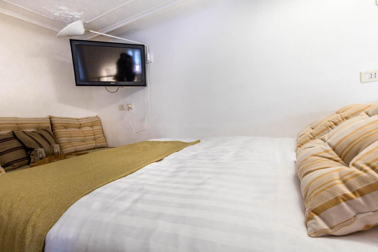 Joivy Modern Studio Near City Centre Appartement Milaan Buitenkant foto